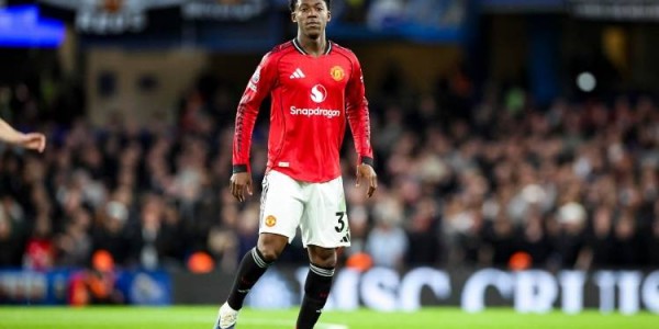 周薪12万英镑！梅努5年合同续约曼联，未来中场核心，薪水翻4倍