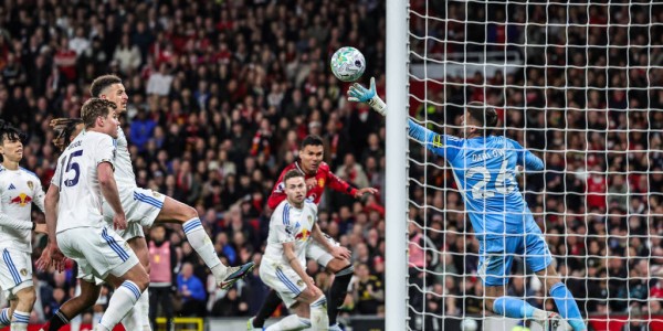 今夜老特拉福德：曼联要用一场胜利反驳“后防够用了”的幻觉