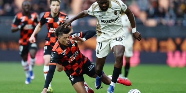 天助巴黎圣日耳曼：1-2大冷门，法甲第2遭法甲第10掀翻，无缘登顶