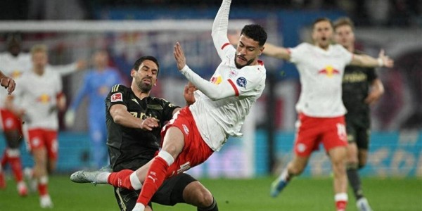 德甲一夜之间变天了！坐镇主场的RB莱比锡，用一场干净利落的3-1，将来访的柏林联合斩落马下