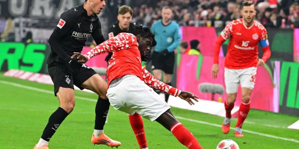 （体育）足球——德甲：美因茨不敌门兴格拉德巴赫